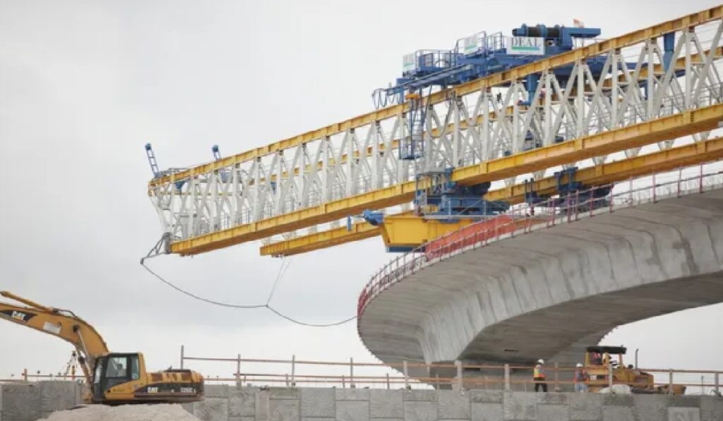 Trabajos para construcción de puentes